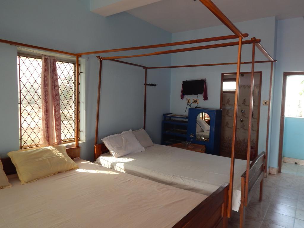 Hotel Mainak, Mandarmani Bilik gambar