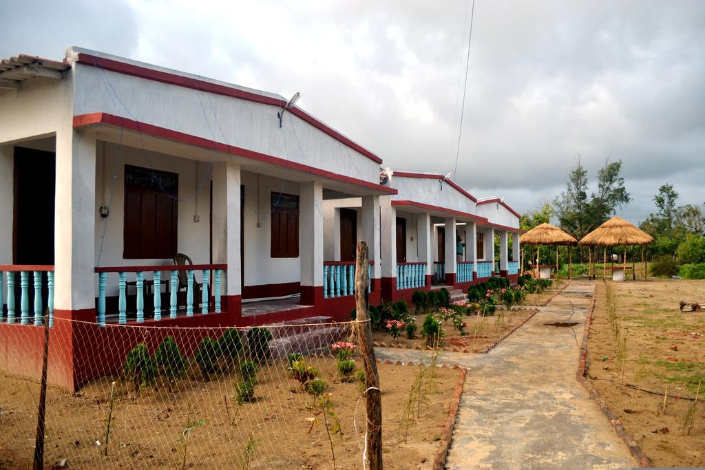 Hotel Mainak, Mandarmani Bilik gambar