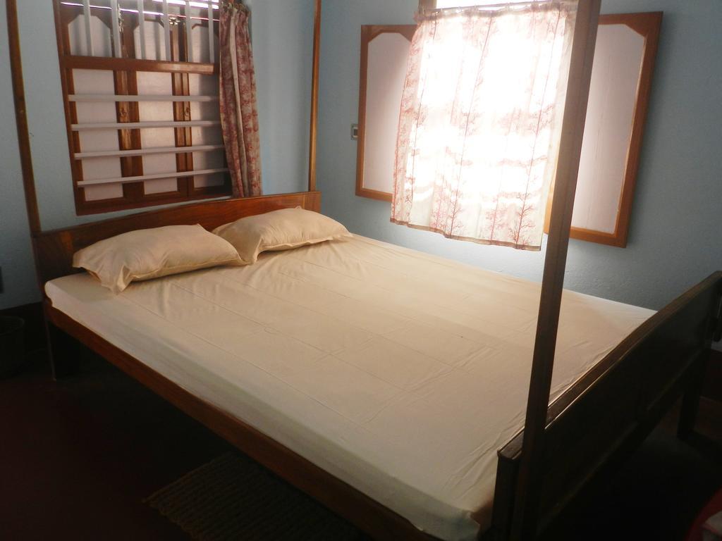 Hotel Mainak, Mandarmani Bilik gambar